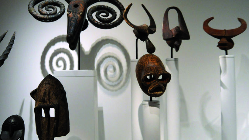 Afrikanische Masken - Bild: flickr / Wonderlane