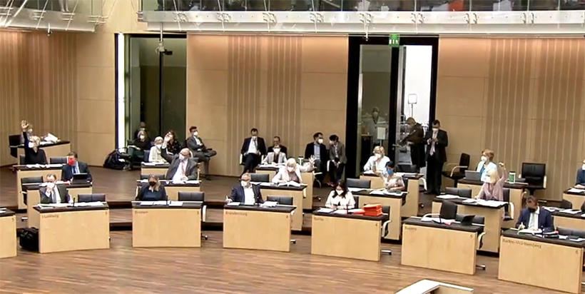 Abstimmung über die Entschiedung zum Führungspositionengesetz (BR-Videostream)