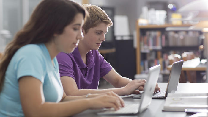 Lernen am Computer ist besonders in der Krisen-Zeit wichtig. - Bild: flickr / NEC Corporation of America