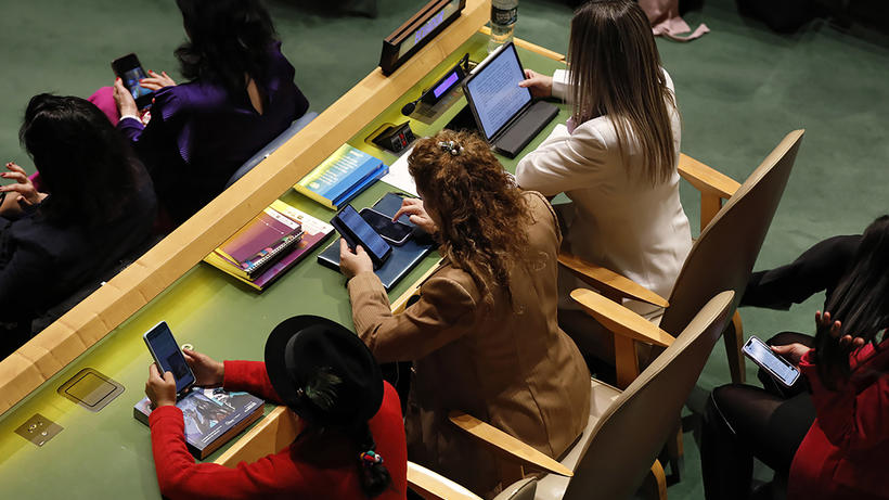 Auf der 67. Sitzung der UN-Frauenrechtskommission.  -  Bild: flickr/ UN Women/ Ryan Brown 