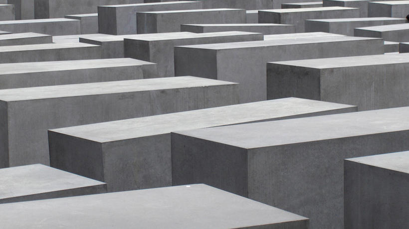 Gedenkstätten wie das Holocoust-Mahnmal in Berlin können zur Aufarbeitung der deutschen Geschichte beisteuern. Bild: CCO