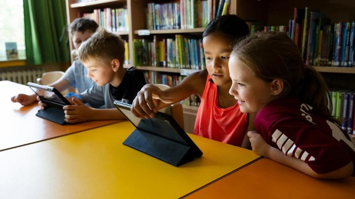 Die Bedingungen f&uuml;r gutes Aufwachsen sind sehr unterschiedlich verteilt. - Bild: UNICEF/  Annette Etges