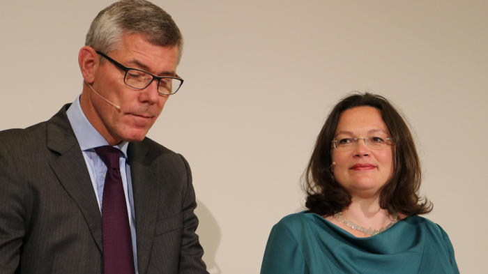 Bundesarbeitsministerin Andrea Nahles und Telekom-Personalvorstand Christian P. Illek - Bild: zwd