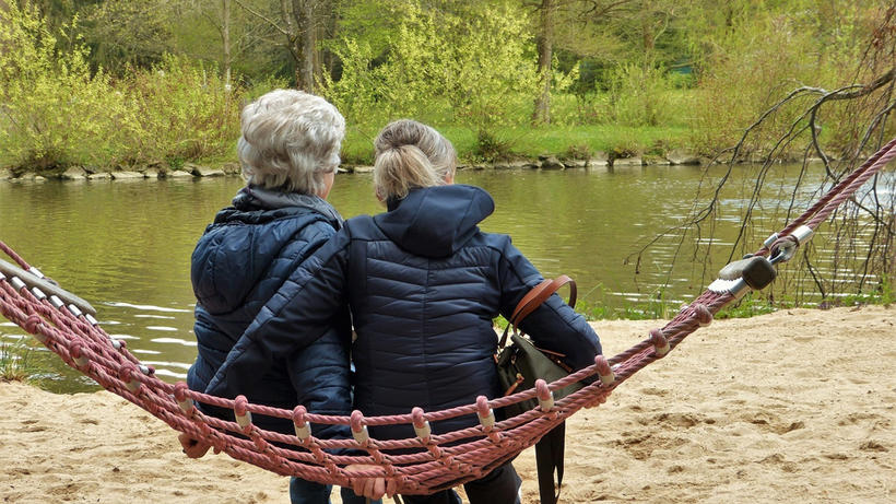 Rentnerinnen - Bild: Pixabay / silviarita