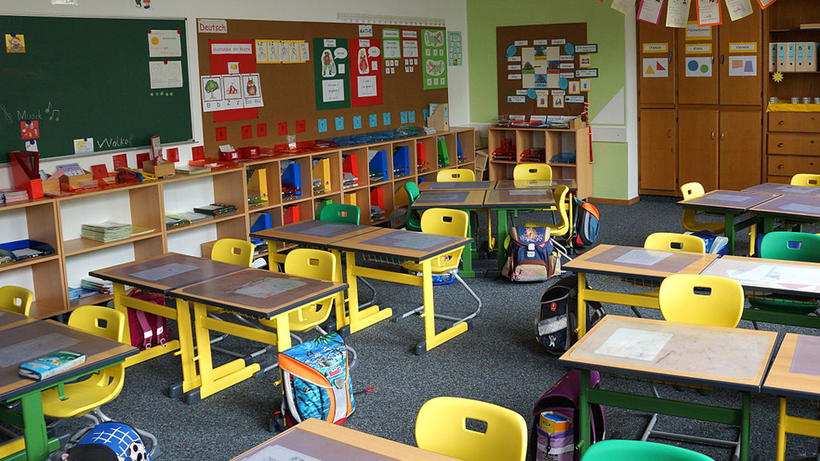 In der kühlen Jahreszeit wird Gesundheitsschutz an Schulen schwieriger. - Wikimedia.org / DALIBRI 