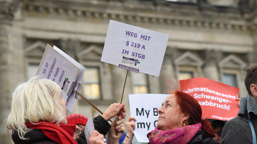 Demonstration gegen Abtreibungsparagraphen - Bild: flickr