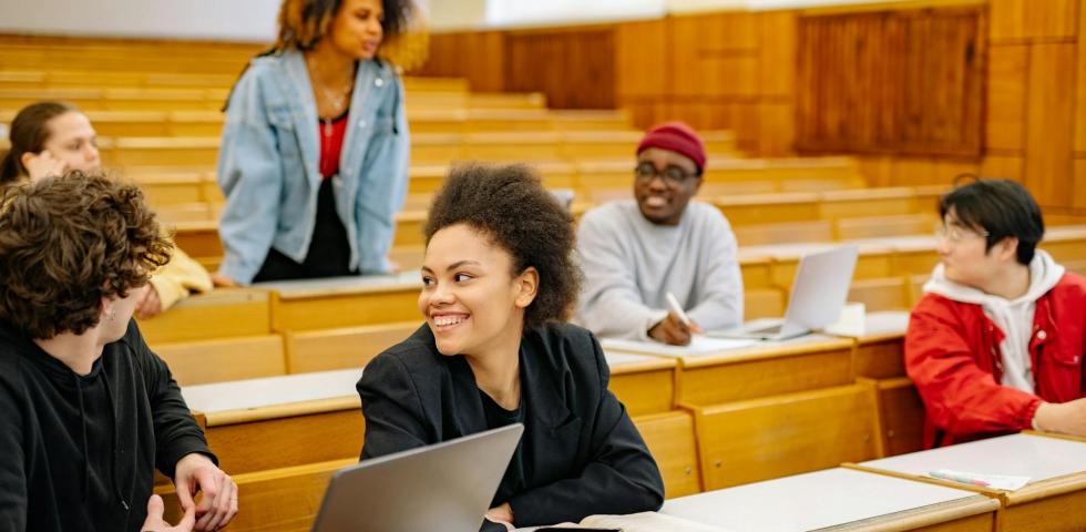 Viele Studierende sind durch hohe Lebenshaltungskosten belastet. - Bild: pexels/ Yan Krukov